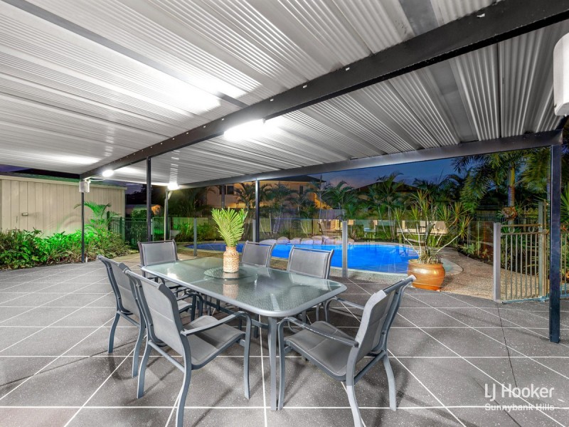 28 Cambridge Place, Wishart QLD 4122