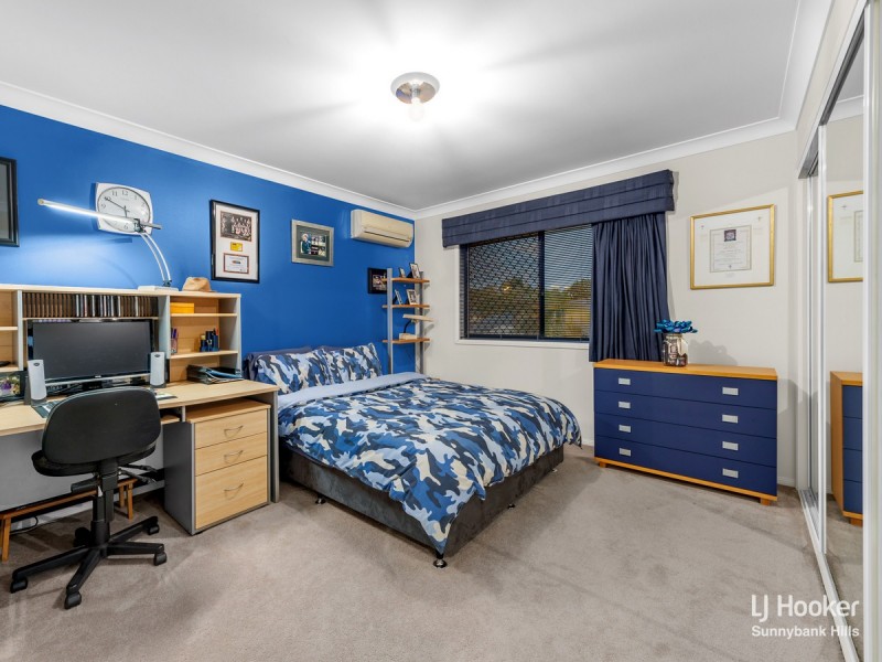 28 Cambridge Place, Wishart QLD 4122