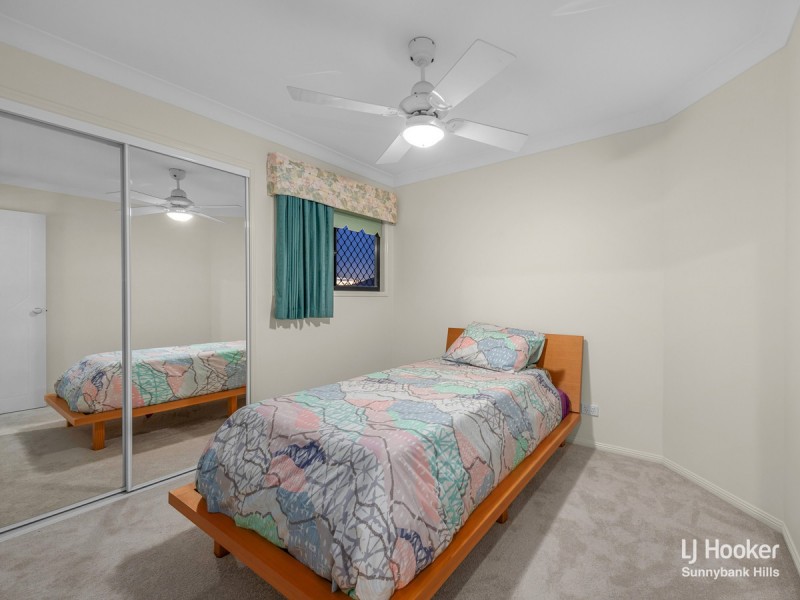 28 Cambridge Place, Wishart QLD 4122