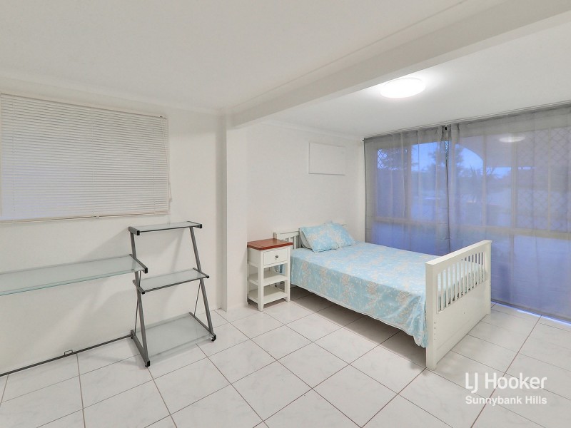 6 Strathairlie Square, Macgregor QLD 4109