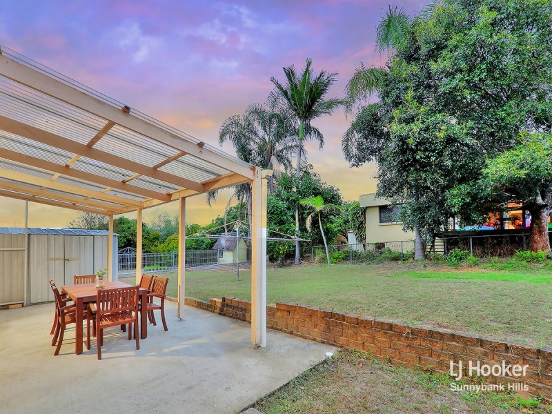 6 Strathairlie Square, Macgregor QLD 4109