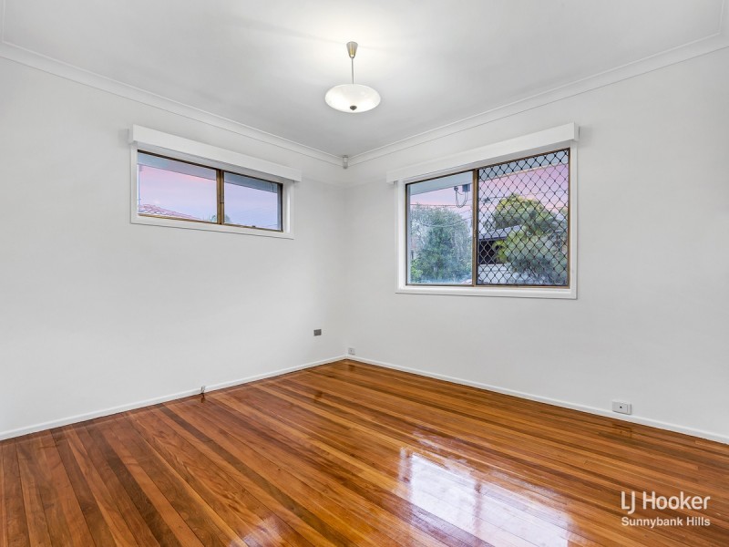 22 Menkira Street, Mansfield QLD 4122