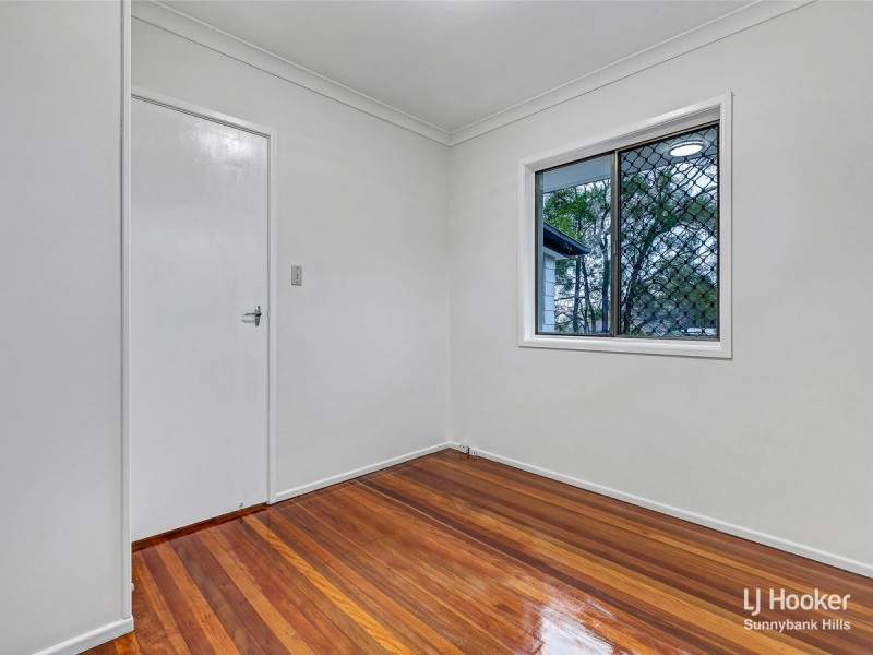 22 Menkira Street, Mansfield QLD 4122