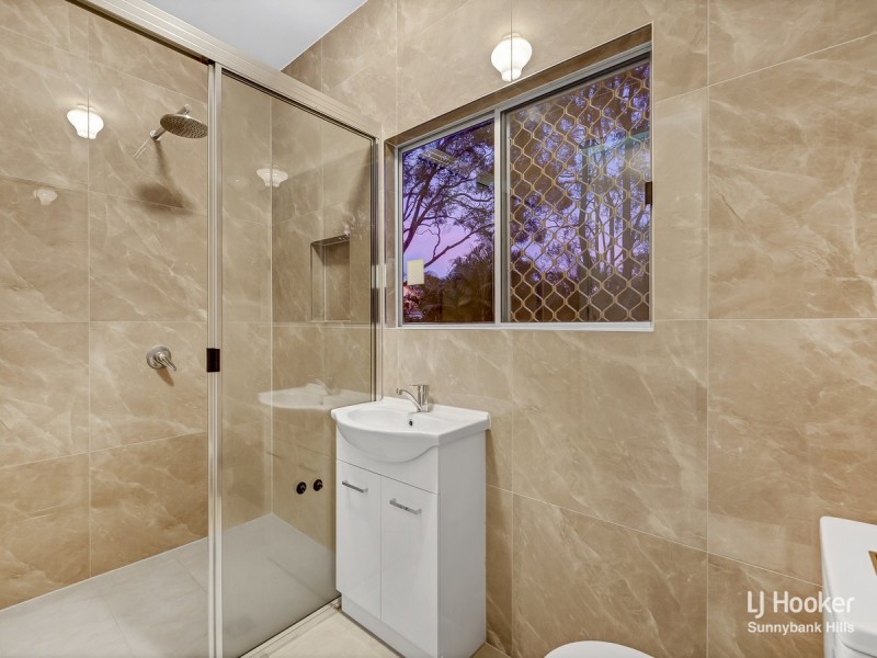 22 Menkira Street, Mansfield QLD 4122