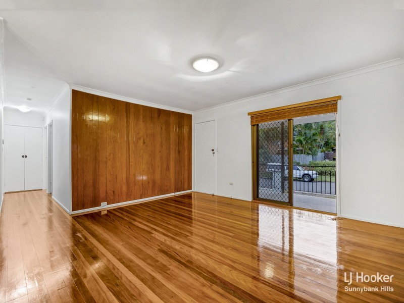 22 Menkira Street, Mansfield QLD 4122