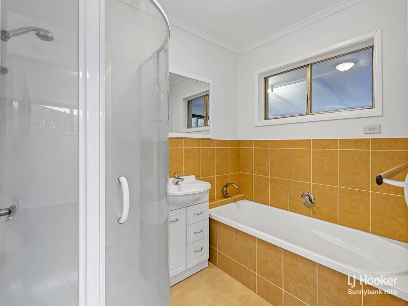 22 Menkira Street, Mansfield QLD 4122