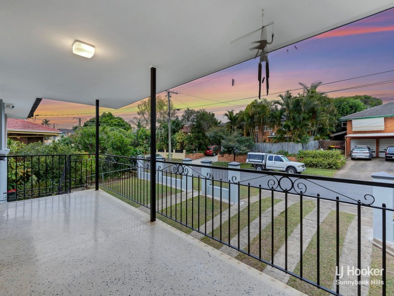 22 Menkira Street, Mansfield QLD 4122