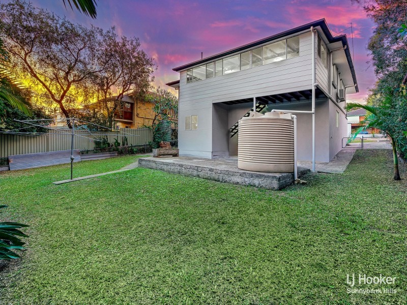 22 Menkira Street, Mansfield QLD 4122