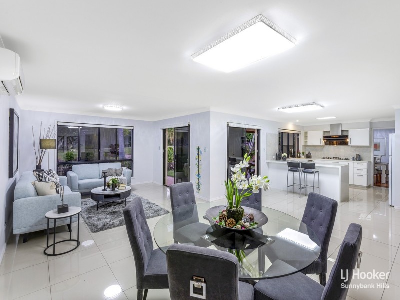 18 Victoria Crescent, Parkinson QLD 4115