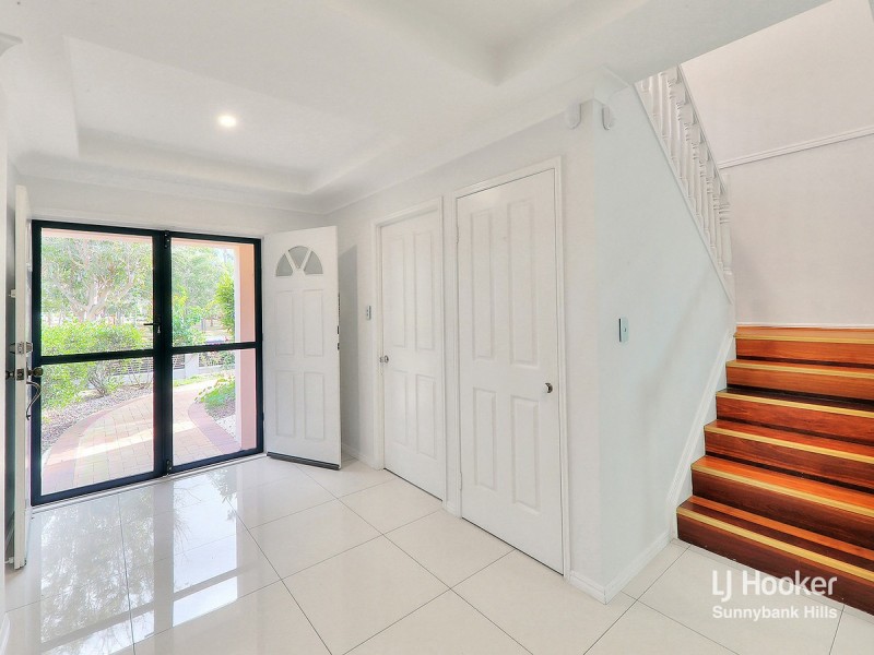 18 Victoria Crescent, Parkinson QLD 4115