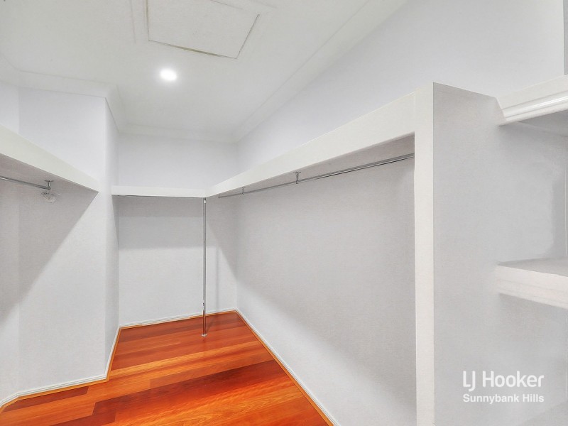 18 Victoria Crescent, Parkinson QLD 4115