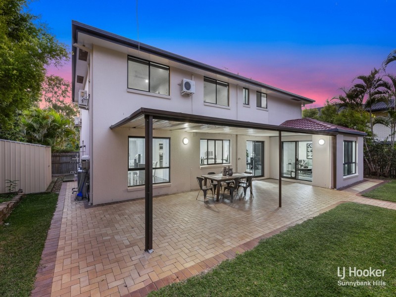 18 Victoria Crescent, Parkinson QLD 4115