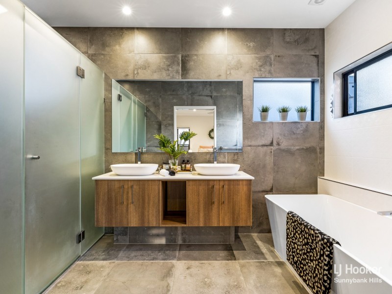 8 Obrist Place, Rochedale QLD 4123