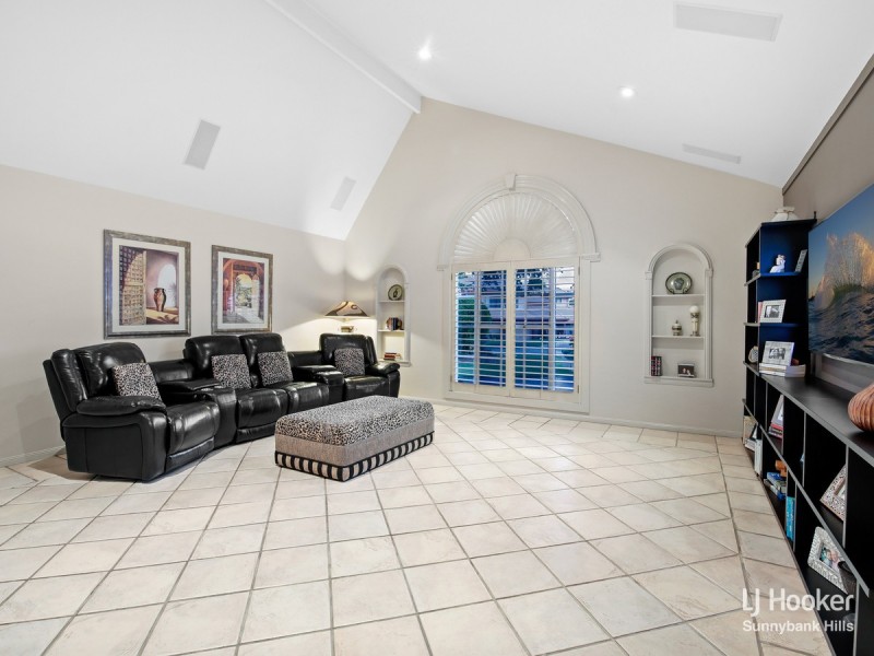 8 Narell Court, Sunnybank Hills QLD 4109