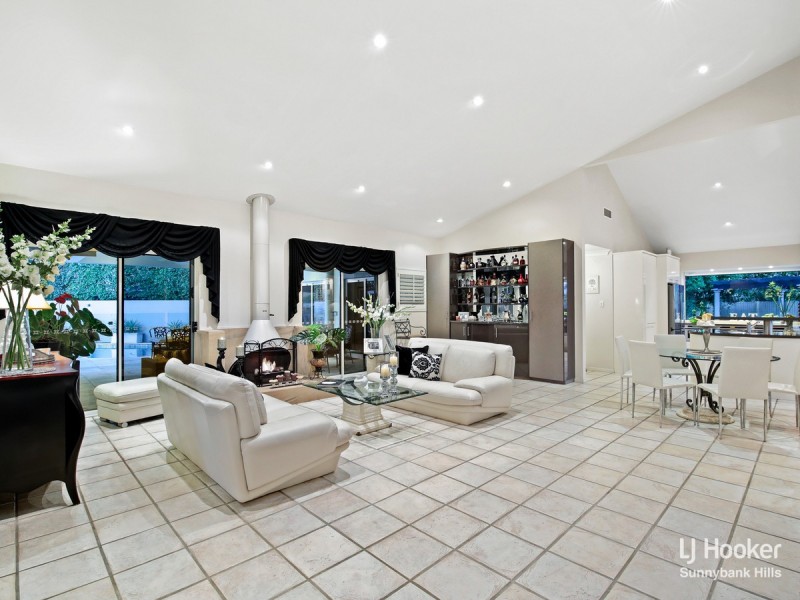 8 Narell Court, Sunnybank Hills QLD 4109