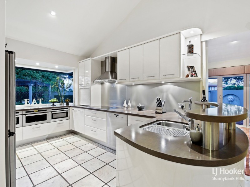 8 Narell Court, Sunnybank Hills QLD 4109