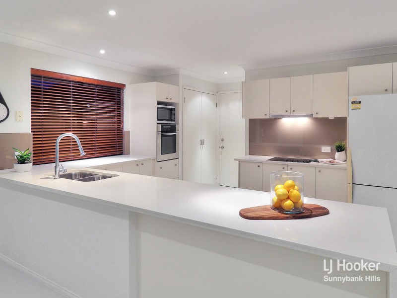 1 Matisse Place, Mackenzie QLD 4156