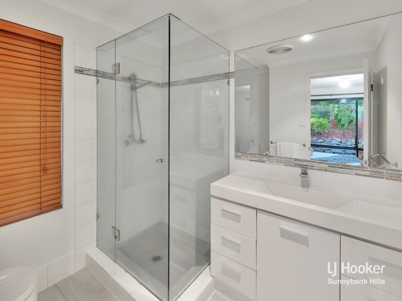 1 Matisse Place, Mackenzie QLD 4156
