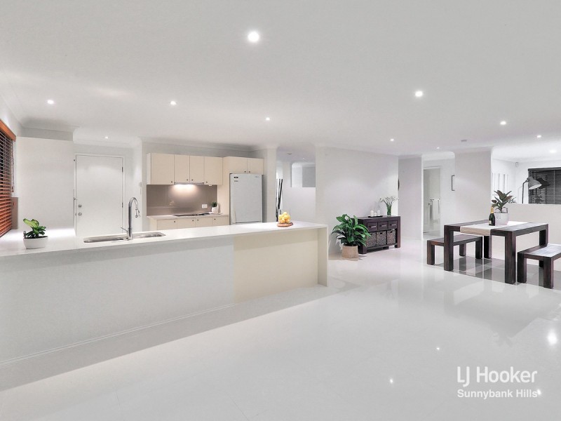 1 Matisse Place, Mackenzie QLD 4156