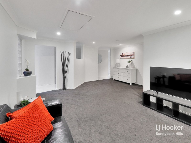 1 Matisse Place, Mackenzie QLD 4156