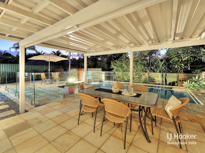 1 Matisse Place, Mackenzie QLD 4156