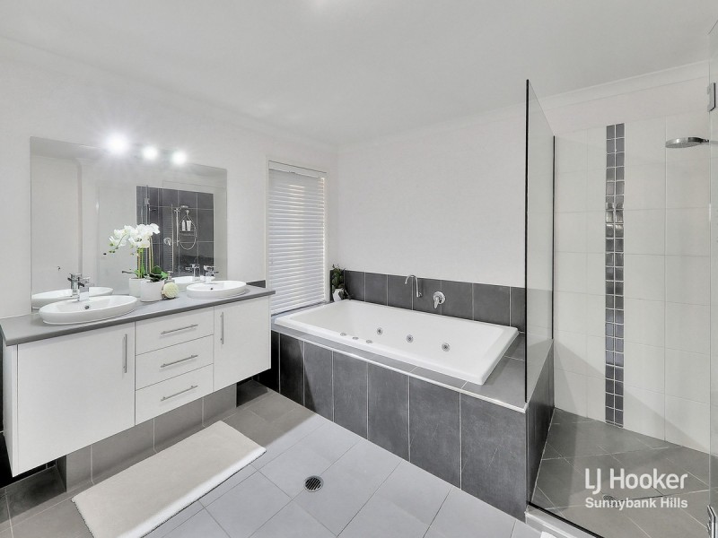 19 Ellendale Circuit, Eight Mile Plains QLD 4113