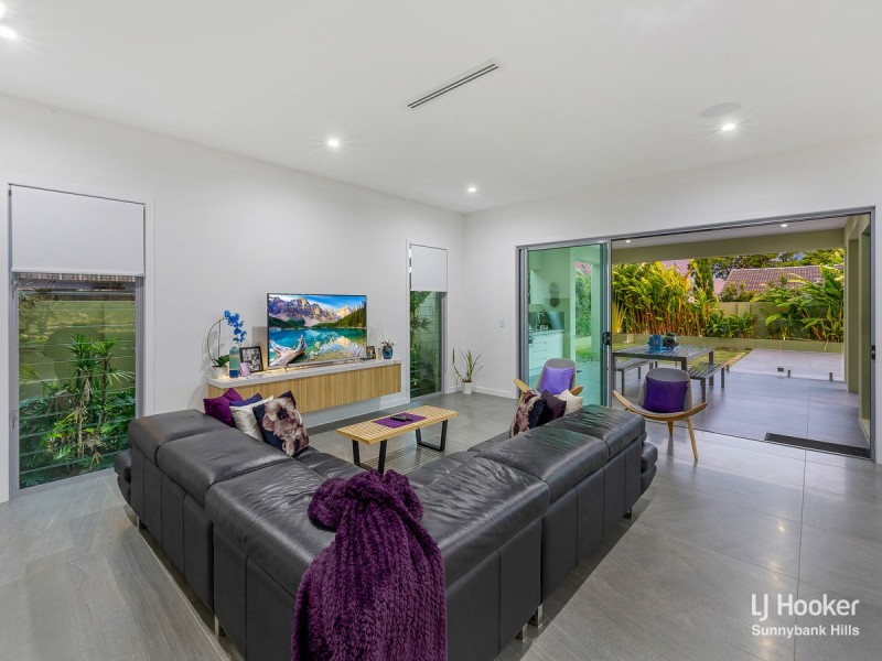 5 Burmel Street, Robertson QLD 4109