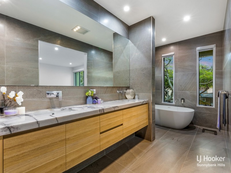 5 Burmel Street, Robertson QLD 4109