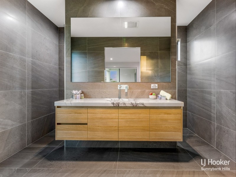 5 Burmel Street, Robertson QLD 4109