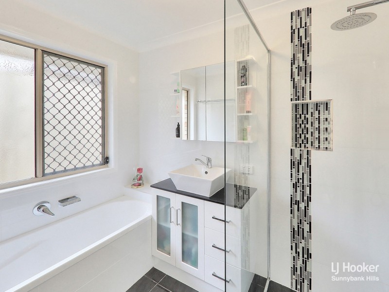 78 Watarrka Drive, Parkinson QLD 4115