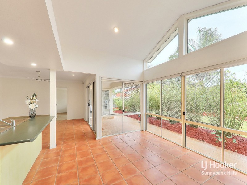 20 Albert Place, Parkinson QLD 4115