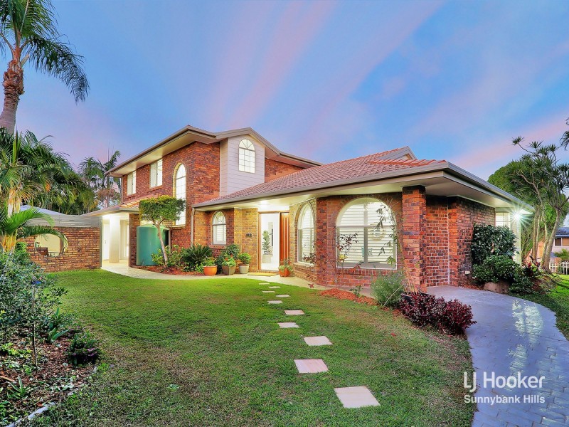 8 Googie Crescent, Eight Mile Plains QLD 4113