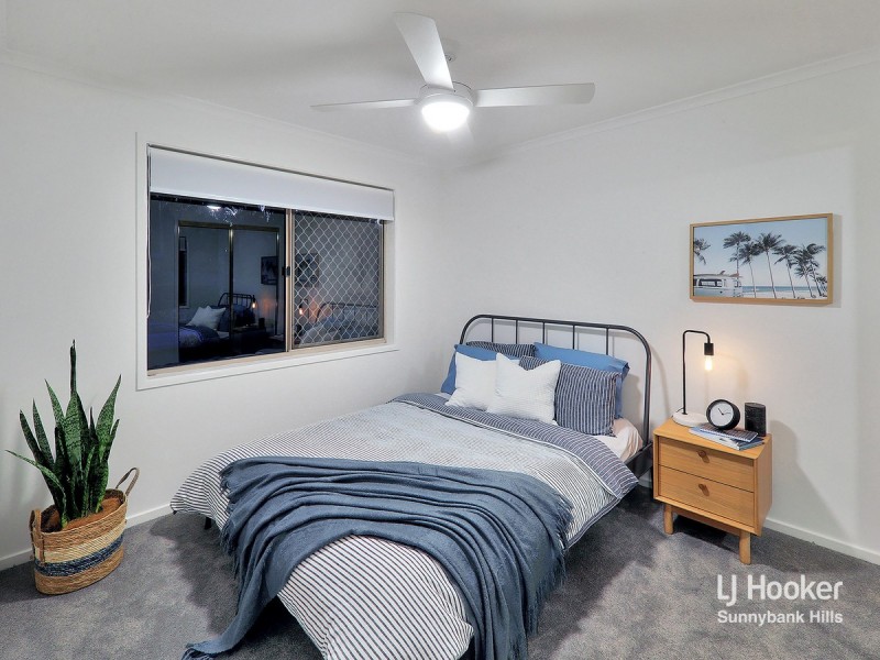 8 Googie Crescent, Eight Mile Plains QLD 4113