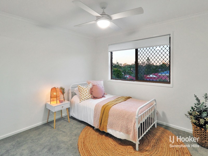 8 Googie Crescent, Eight Mile Plains QLD 4113