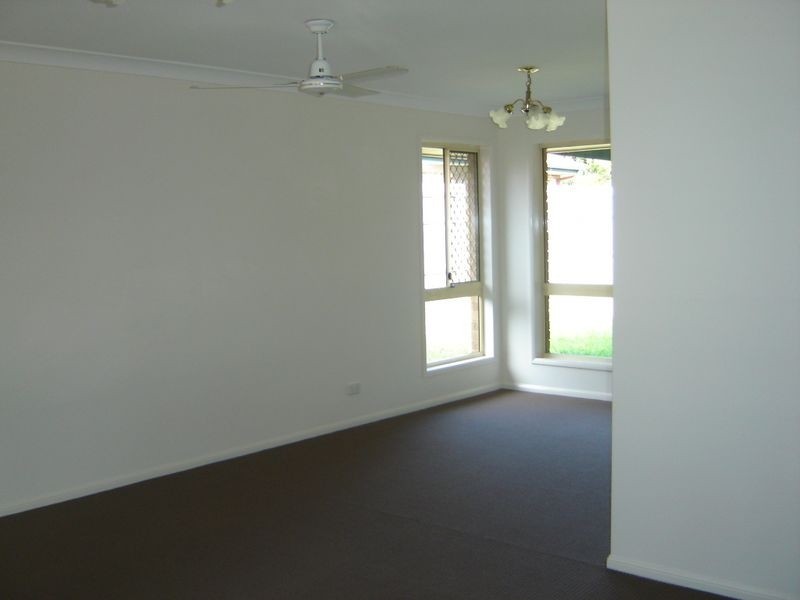 8 Cowper Place, Coopers Plains QLD 4108