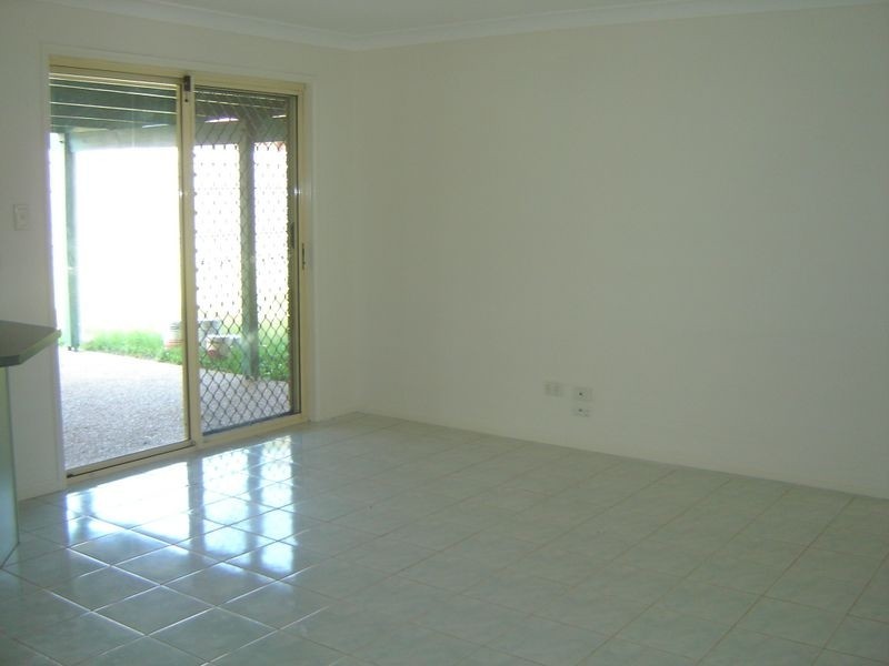 8 Cowper Place, Coopers Plains QLD 4108