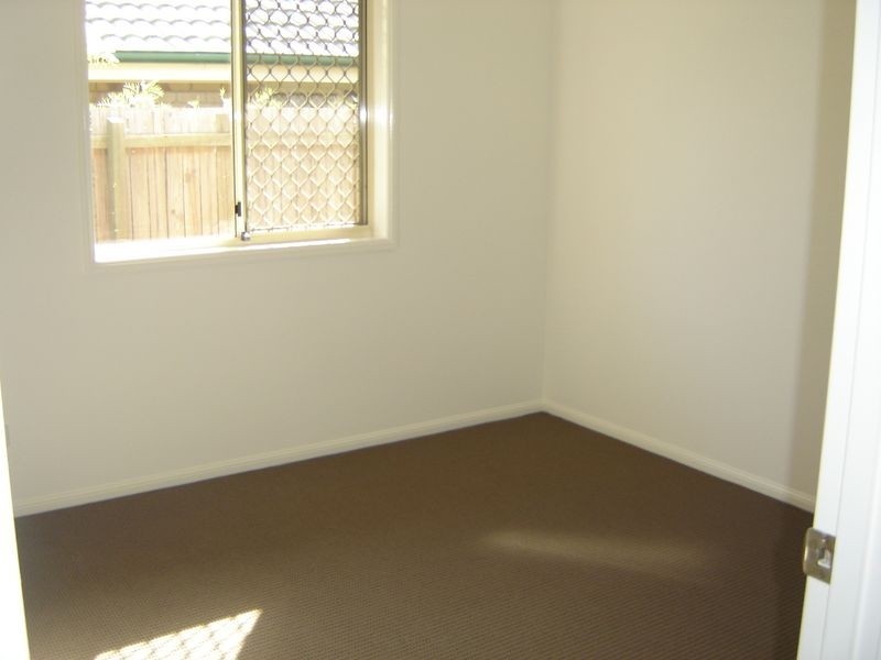 8 Cowper Place, Coopers Plains QLD 4108