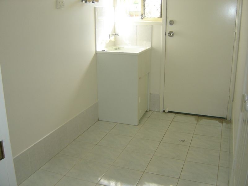 8 Cowper Place, Coopers Plains QLD 4108