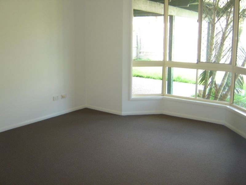 8 Cowper Place, Coopers Plains QLD 4108