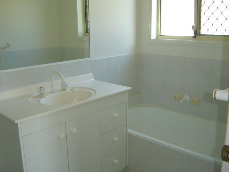 8 Cowper Place, Coopers Plains QLD 4108