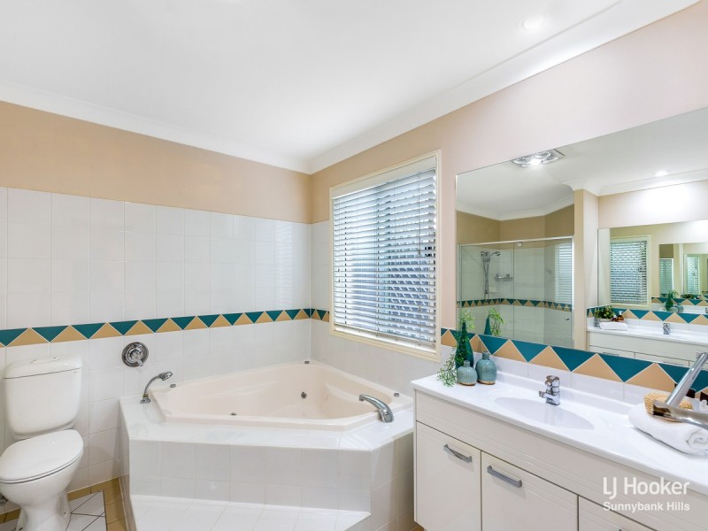 23 Michigan Crescent, Parkinson QLD 4115