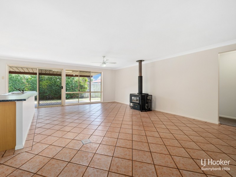 12 Glenroy Place, Parkinson QLD 4115