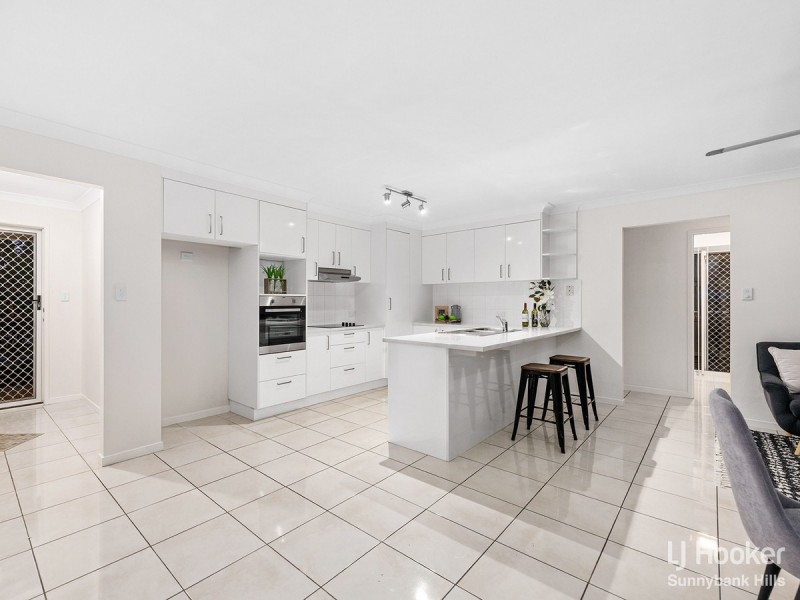 3 Linfield Street, Hillcrest QLD 4118