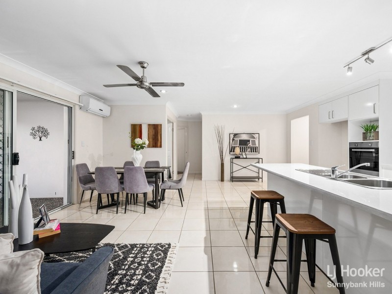 3 Linfield Street, Hillcrest QLD 4118