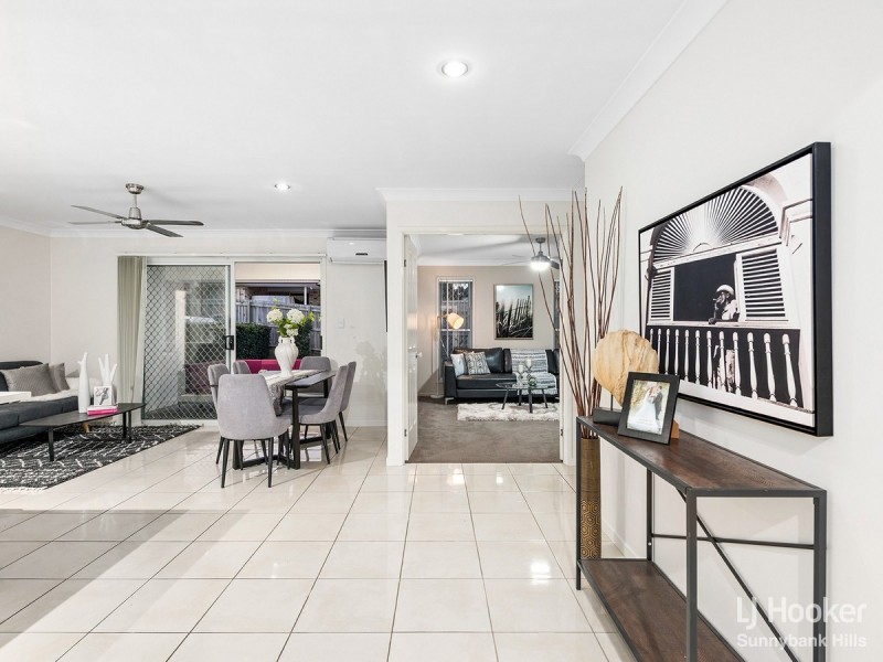 3 Linfield Street, Hillcrest QLD 4118