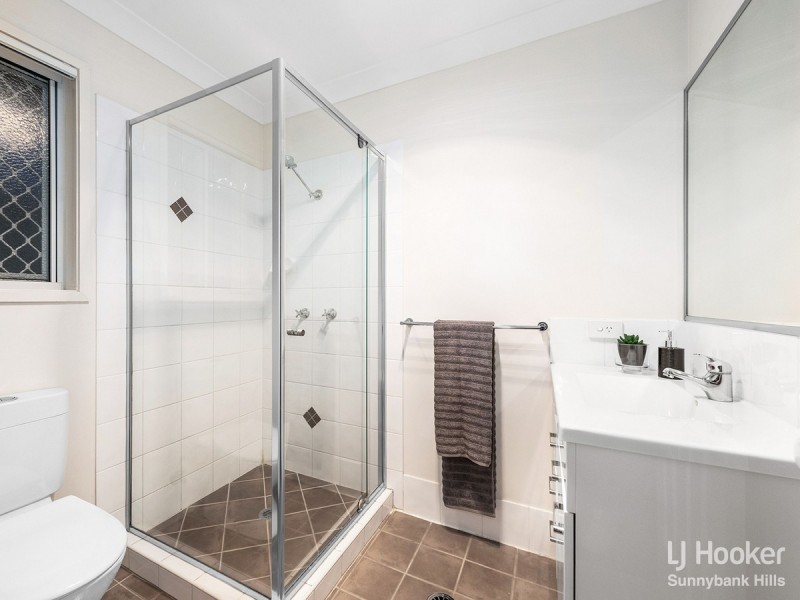 3 Linfield Street, Hillcrest QLD 4118