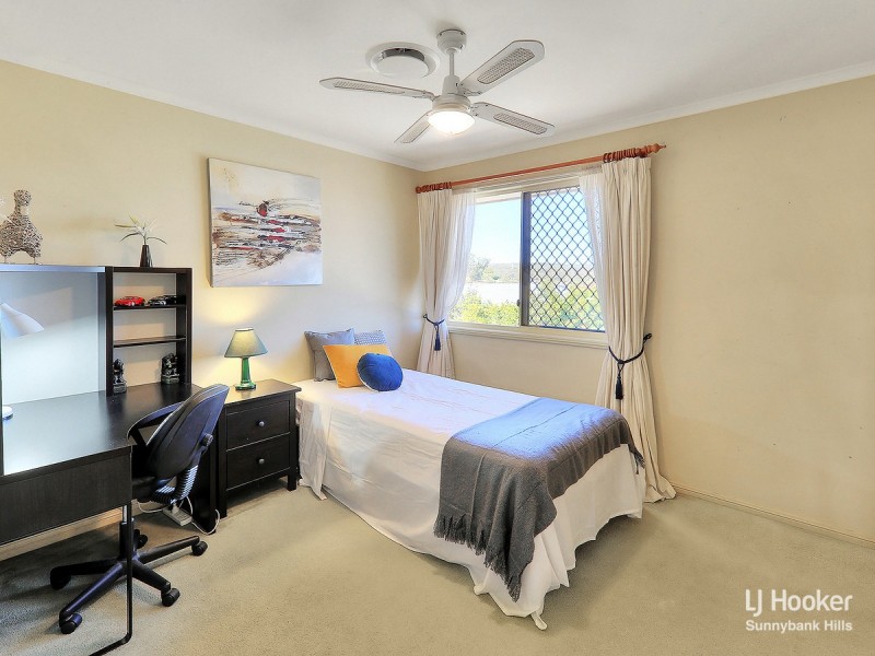 5 Glenna Place, Parkinson QLD 4115