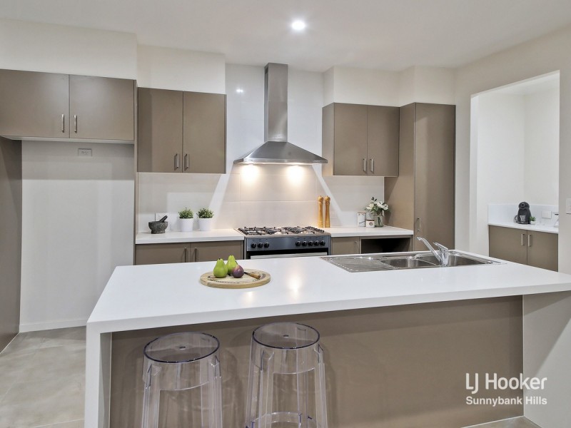 10 Sunshine Place, Eight Mile Plains QLD 4113