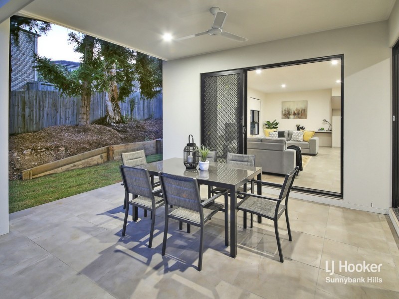 10 Sunshine Place, Eight Mile Plains QLD 4113