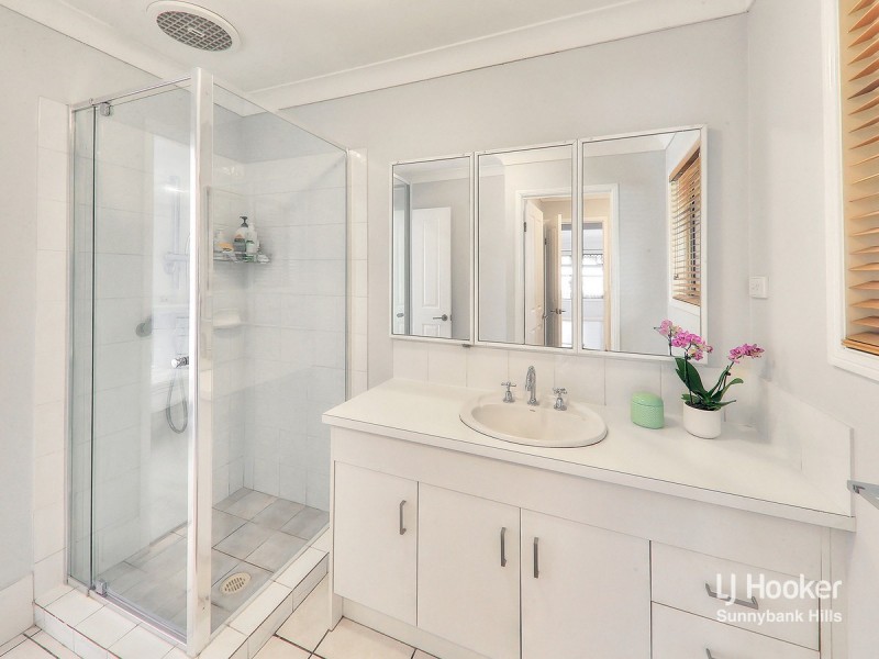 38 Swan Lake Crescent, Calamvale QLD 4116